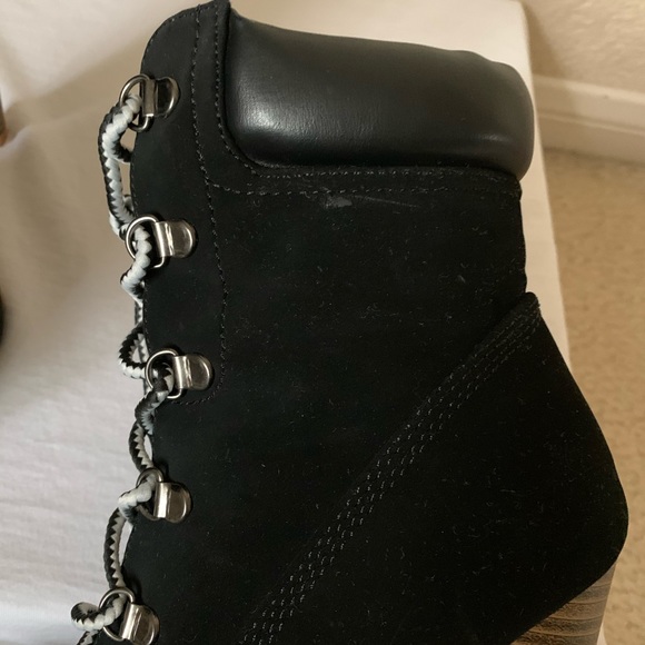 Shoes - Picture 6 of 6